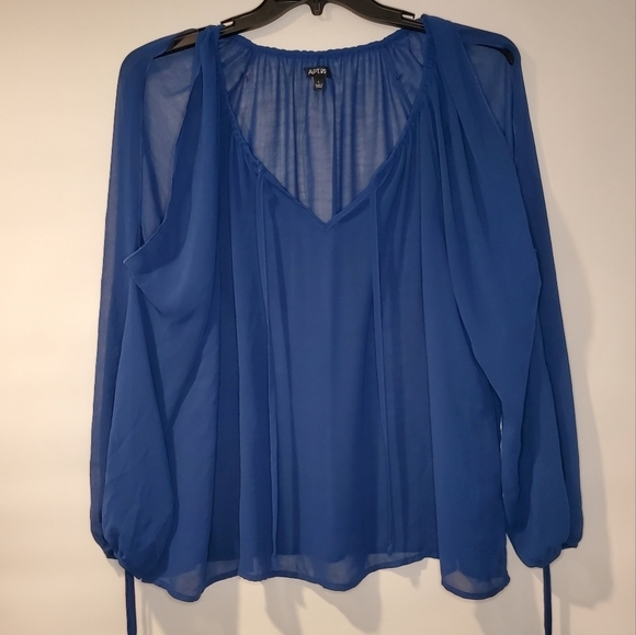 Navy Blue Cutout COLD SHOULDER Blouse- APT. 9- WOMENS SIZE LARGE - Picture 1 of 13